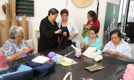 Promueve DIF municipal la recreación de los adultos mayores