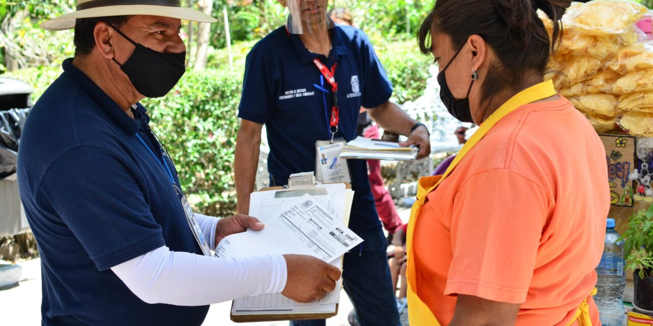 MANTIENE MUNICIPIO ESTRICTA VIGILANCIA EN ESTABLECIMIENTOS SEMIFIJOS, AMBULANTES Y ESTACIONAMIENTOS