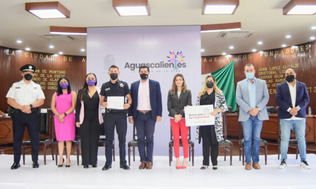 EMPRESARIOS PREMIAN LABOR DE MUJERES Y HOMBRES POLICÍAS MUNICIPALES DE AGUASCALIENTES