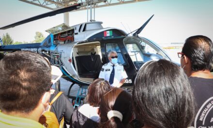 NIÑAS Y NIÑOS VISITAN EL HELIPUERTO BICENTENARIO DE LA POLICÍA MUNICIPAL