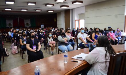 SE LLEVÓ A CABO EN PALACIO MUNICIPAL LA CONFERENCIA “GORDOFOBIA Y GÉNERO”