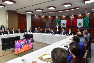 MUNICIPIO PRESENTA PROYECTO DE TURISMO MÉDICO AL ALCALDE DE AURORA, ILLINOIS