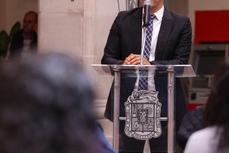 ENTREGA LEONARDO MONTAÑEZ EL BONO POR TU SERVICIO