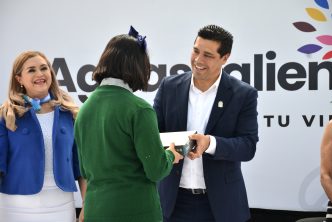 ENCABEZA LEO MONTAÑEZ CEREMONIA DE HONORES A LA BANDERA