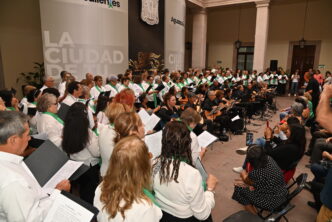 SE PRESENTÓ LA RONDALLA “VOCES Y GUITARRAS DEL AYER” DEL DIF MUNICIPAL