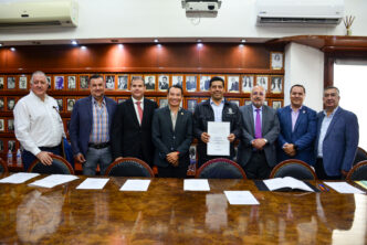FORMALIZA MUNICIPIO ADQUISICIÓN Y TRANSMISIÓN DE BIENES INMUEBLES PARA MEJORES ESPACIOS PÚBLICOS Y EDUCATIVOS