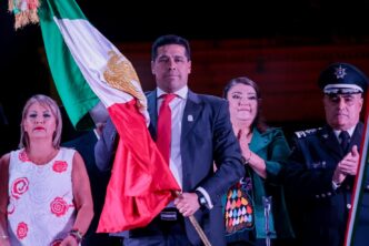 ENCABEZA LEO MONTAÑEZ CEREMONIA DEL GRITO DE INDEPENDENCIA EN LA DELEGACIÓN MORELOS