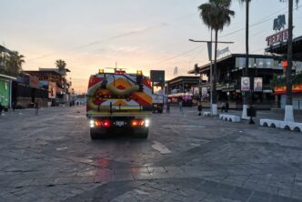 INICIAN LAVADOS PROFUNDOS EN PLAZAS Y ANDADORES DEL PERÍMETRO FERIAL