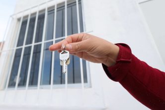 MEJORA LEO MONTAÑEZ LA CALIDAD DE VIDA DE LAS FAMILIAS CON LA ENTREGA DE CUARTOS ADICIONALES