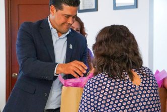 ENTREGA MUNICIPIO APOYOS A PACIENTES CON CÁNCER DE MAMA A TRAVÉS DEL PROGRAMA “EN AMOR A TU VIDA”