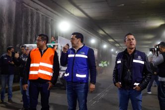 ENCABEZA LEO MONTAÑEZ OPERATIVO NOCTURNO DE LIMPIEZA EN EL PASO A DESNIVEL DE 5 DE MAYO