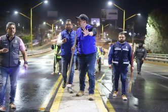ENCABEZA LEO MONTAÑEZ OPERATIVO NOCTURNO DE LIMPIEZA EN BAJOPUENTE Y PASO A DESNIVEL DE CONVENCIÓN SUR