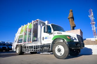 ENTREGA LEO MONTAÑEZ 17 NUEVOS CAMIONES RECOLECTORES DE BASURA PARA AGUASCALIENTES