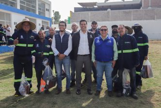 ENTREGA LEO MONTAÑEZ UNIFORMES A PERSONAL DE LA COORDINACIÓN GENERAL DE DELEGACIONES URBANAS Y RURALES