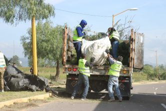 REALIZA MUNICIPIO OPERATIVO DE LIMPIEZA EN TERCER ANILLO AL PONIENTE DE LA CIUDAD