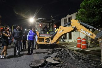 ARRANCA LEO MONTAÑEZ REHABILITACIÓN DE CARPETA ASFÁLTICA DE CALLE VÁZQUEZ DEL MERCADO