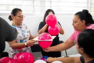 PARTICIPARÁ INSTITUTO MUNICIPAL DE LA MUJER EN EL DESFILE DE CALAVERAS CON CATRINA HECHA CON GLOBOS
