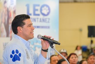 SOSTIENE LEO MONTAÑEZ ENCUENTRO CON PERSONAS ADULTAS MAYORES