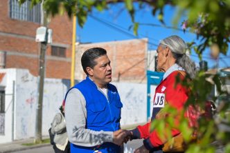 REFRENDA LEO MONTAÑEZ COMPROMISO CON LA CIUDADANÍA EN RECORRIDO POR EL FRACCIONAMIENTO RODOLFO LANDEROS