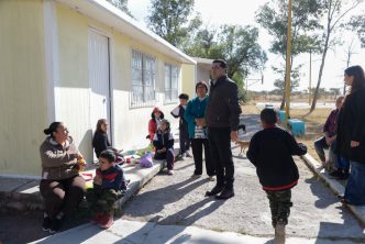 LEO MONTAÑEZ VISITÓ A VECINOS DE CABECITA TRES MARÍAS, EL CARIÑÁN Y SAN MARTÍN DE PORRES