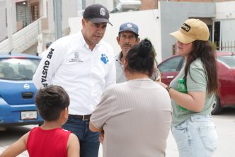 LEO MONTAÑEZ DIALOGÓ CON HABITANTES DE HACIENDA SAN MARCOS