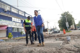 SUPERVISA LEO MONTAÑEZ PAVIMENTACIÓN DE ALTA DURABILIDAD Y RESISTENCIA EN LA AV. JOSÉ H. ESCOBEDO