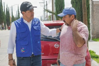 ESCUCHA LEO MONTAÑEZ A VECINOS DE VILLAS DE LAS NORIAS 
