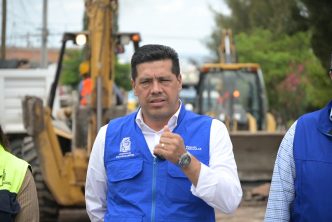 TRABAJA LEO MONTAÑEZ EN LA PAVIMENTACIÓN DE LA AVENIDA MARIANO HIDALGO